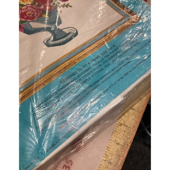 𝅺PARAGON Crewel Stitchery Kit “Vase of Flowers” 0634 - Picture 2 of 4